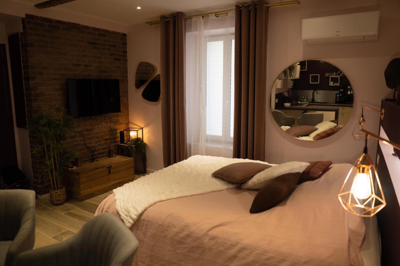 Studio Coeur De Ville Sanary Tres Cosy Parking ภายนอก รูปภาพ