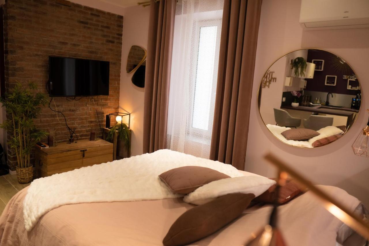 Studio Coeur De Ville Sanary Tres Cosy Parking ภายนอก รูปภาพ